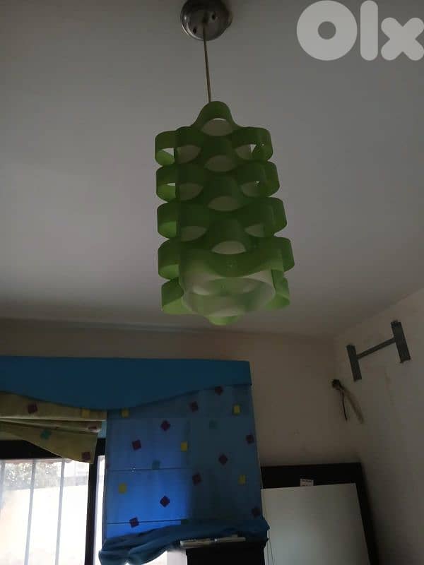 صالونان برادي  طاولة كبيرة و ٢ صغار  ثريات ولمبات 9