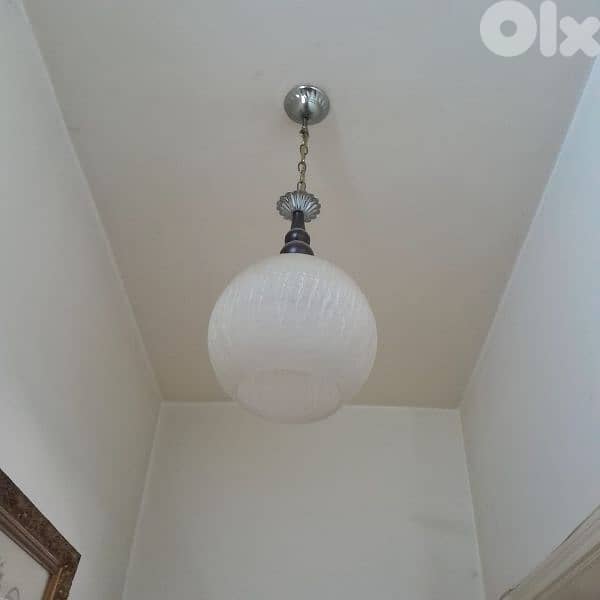 صالونان برادي  طاولة كبيرة و ٢ صغار  ثريات ولمبات 16