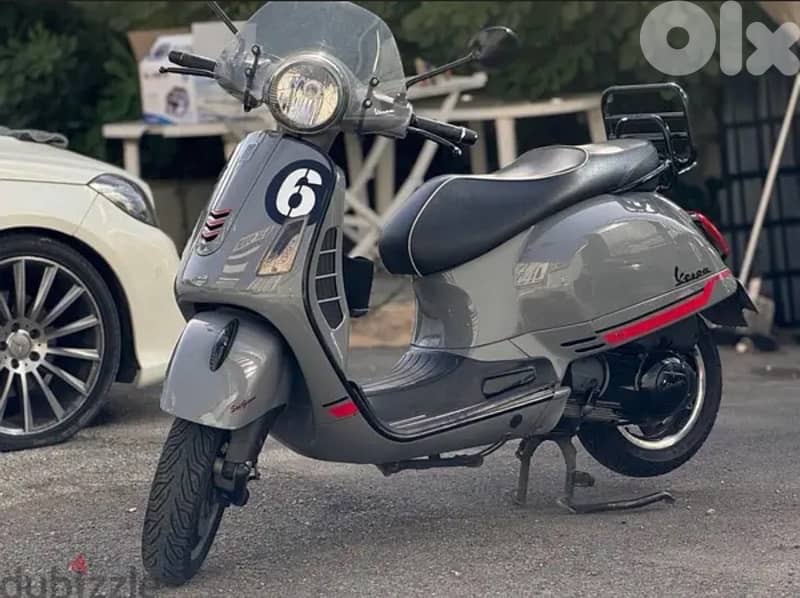 Vespa 300 gts  one owner 3