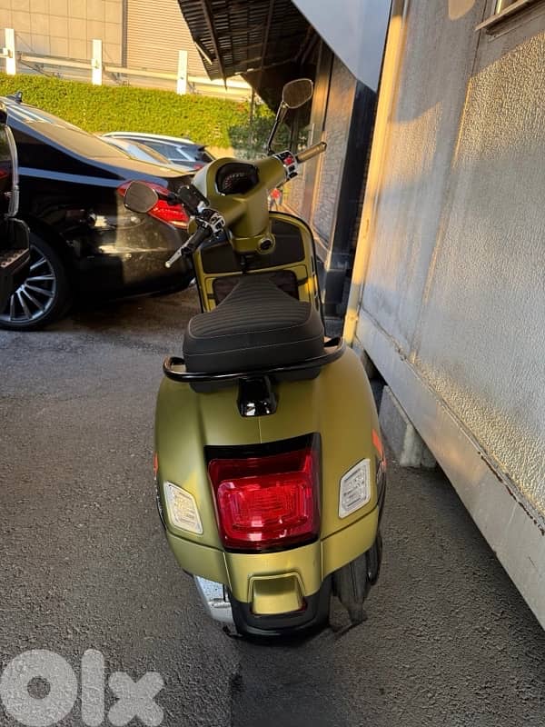 Vespa 300 gts 2