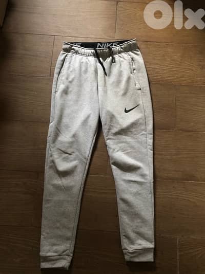 gray nike sweatpants