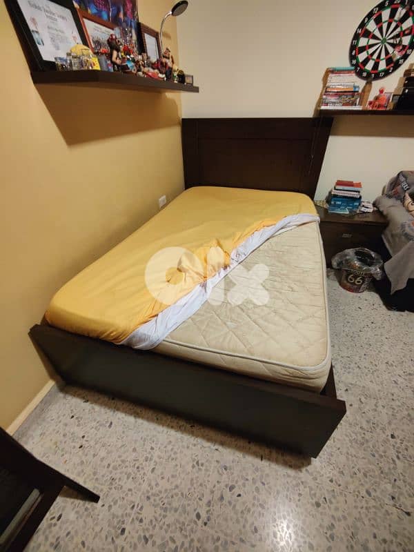 تخت مفرد ونص مع صندوق عدد٢ مع فرشات عدد ٢ 0