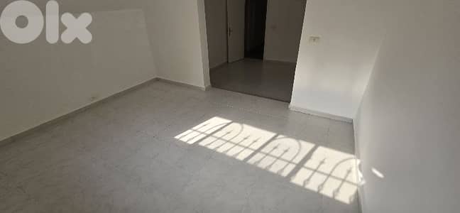 للايجار في جونية ١ نوم كل شهر بشهرو فقط 300$ بدون سلف و لا تامين