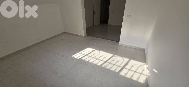 للايجار في جونية ١ نوم كل شهر بشهرو فقط 300$ بدون سلف و لا تامين 0