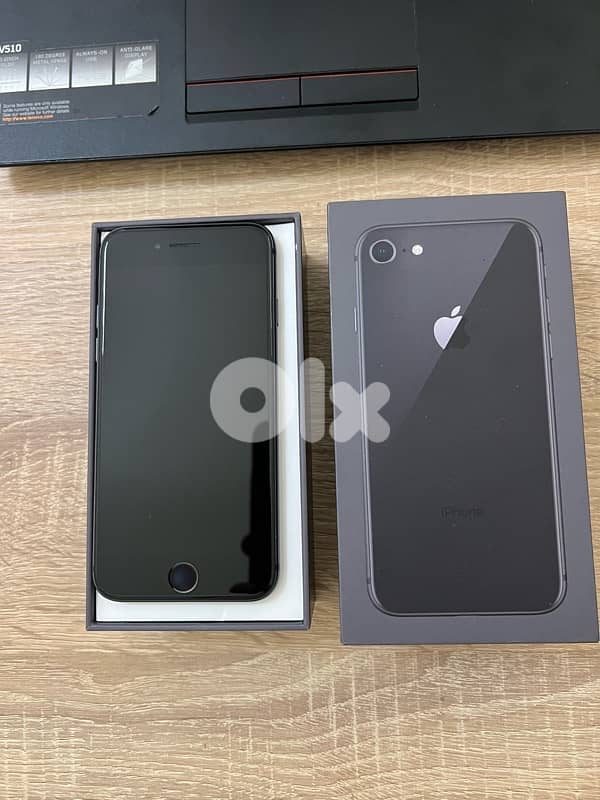 iphone 8 64 GB 5
