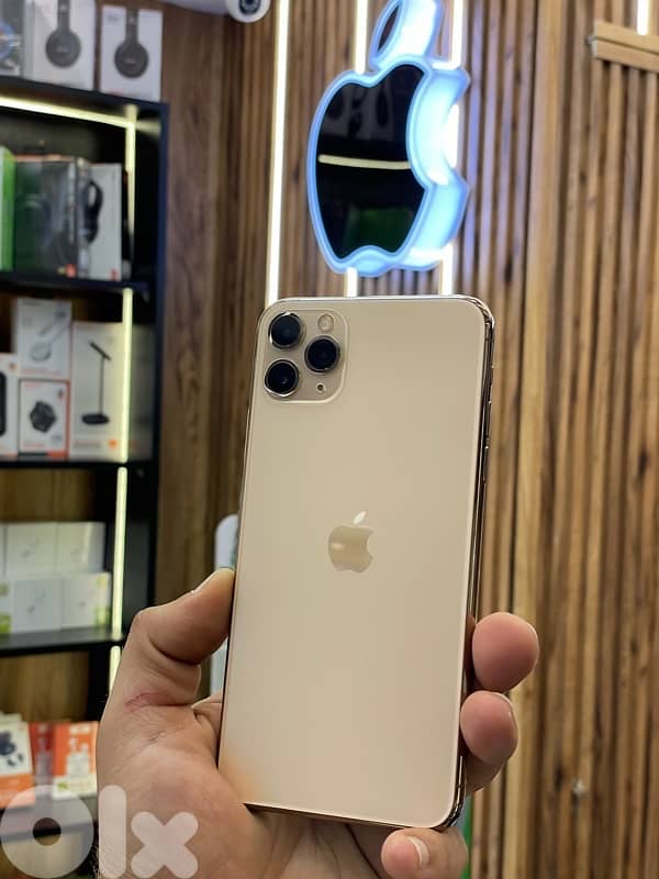 iphone 11 promax 256Gb like new super clean bh:88% 0