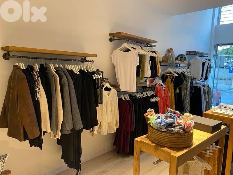 تصفية محل ثياب نسائي 0