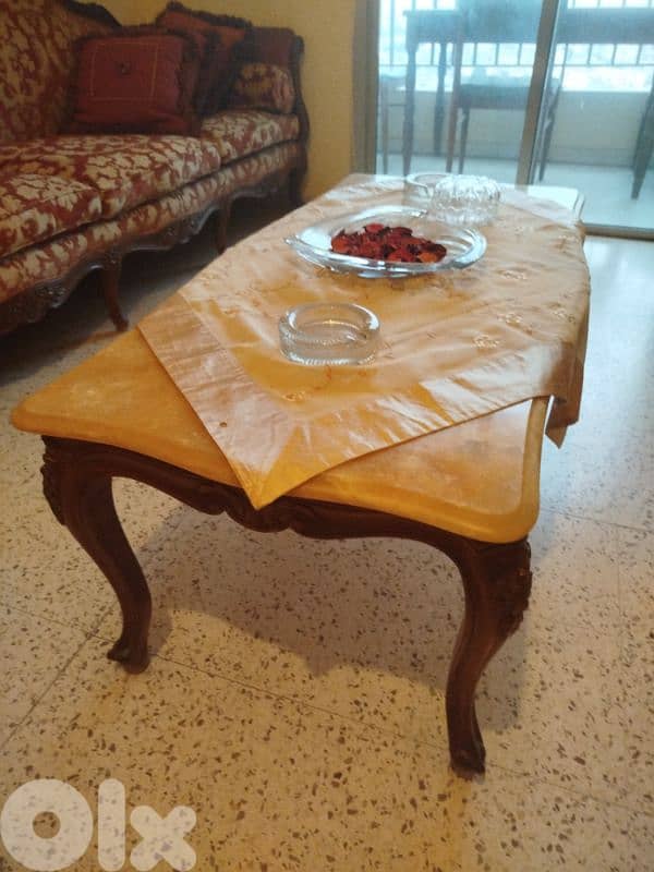 صالون كامل مع ٣ طاولات 4