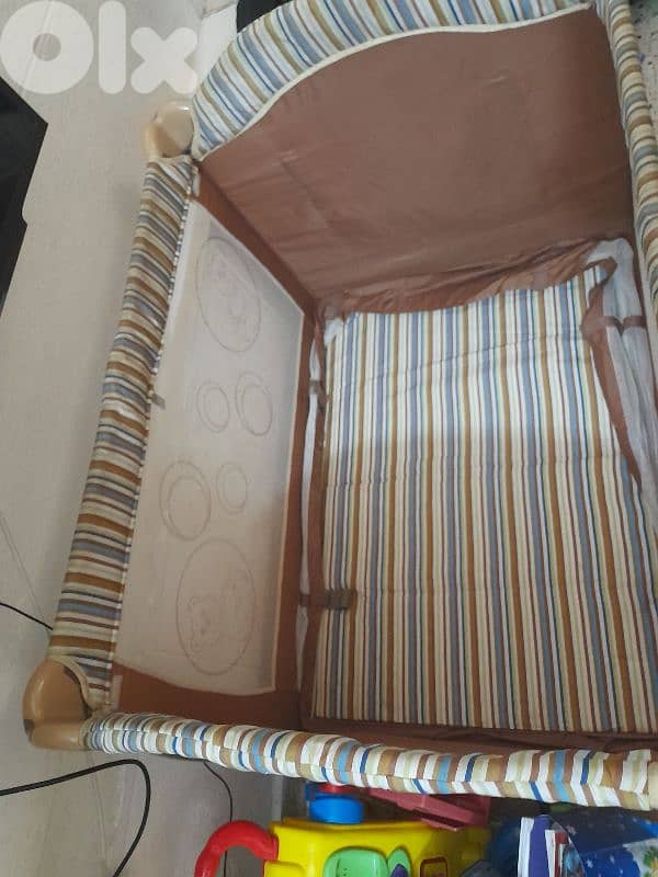 سرير مع كرسي 3