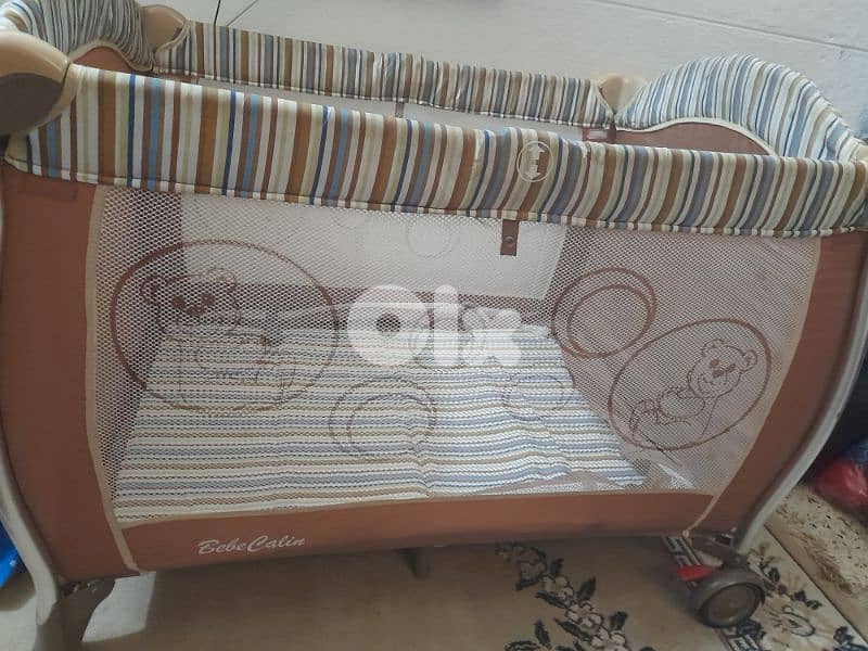 سرير مع كرسي 4