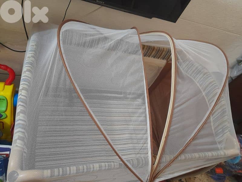 سرير مع كرسي 5