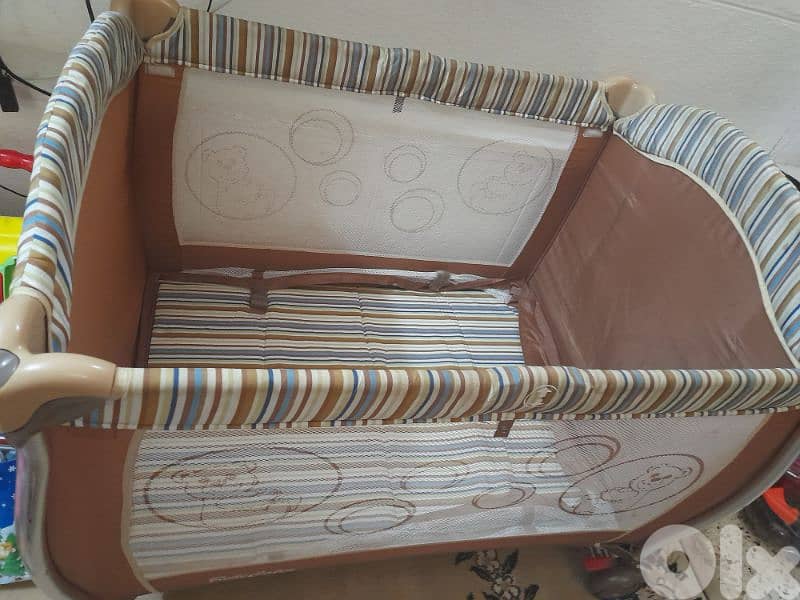 سرير مع كرسي 6