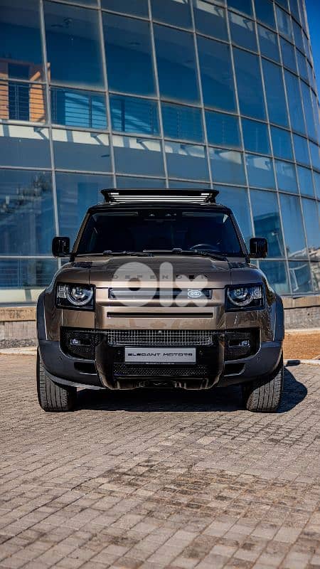 2020 Land Rover Defender 110 P400 SE 0