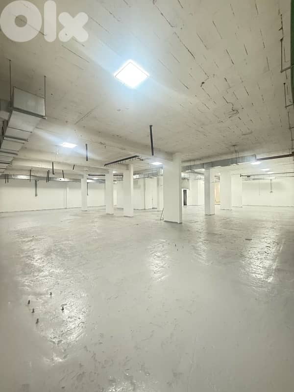 Spacious warehouse for rent in dekwaneh prime location. 0