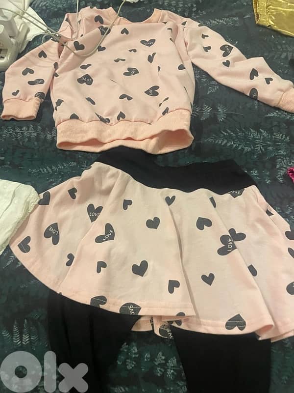 22 pieces of cloths for girl 2-8 years old 2