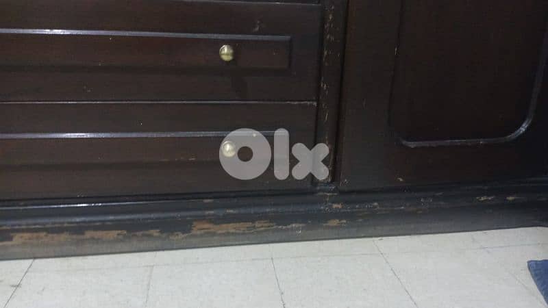 خزانه ٦درف  خشب زين 5