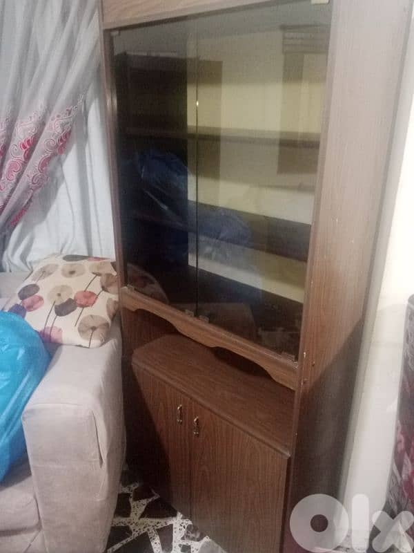 فاترين خشب وزجاج عدد ٢ 1