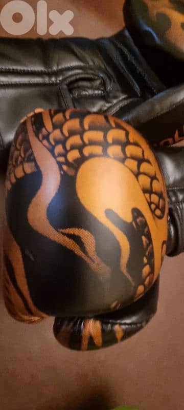 bargain price  original boxing gloves  venum 1