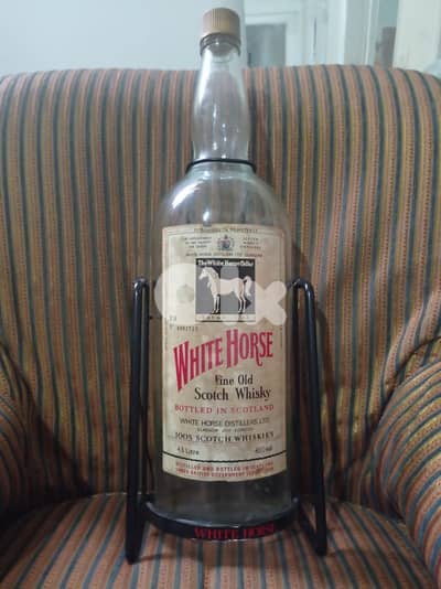 BIG WHITE HOURSE BOTTLE 4.5 Litres