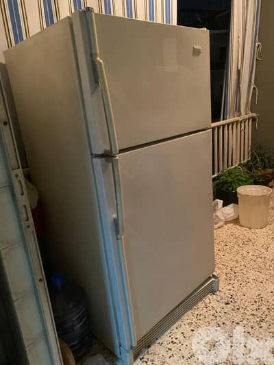 للبيع براد ماركة Maytag