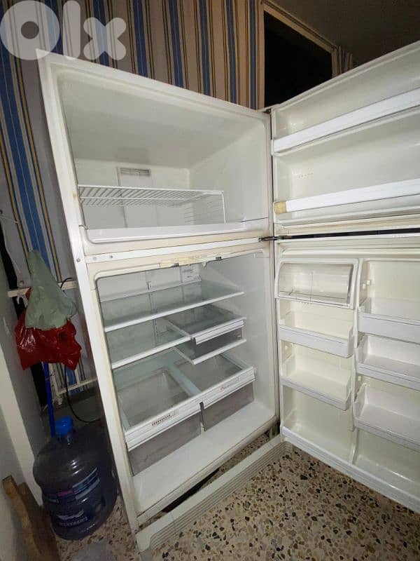 للبيع براد ماركة Maytag 1