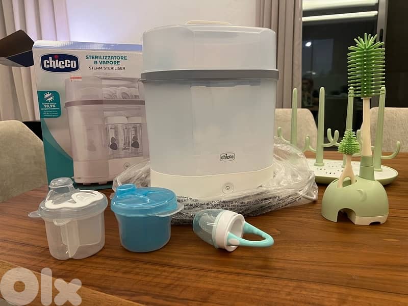 chicco bottle sterilizer with many items!! 0
