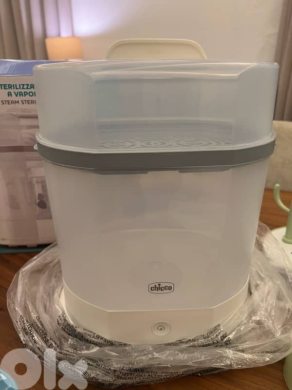 chicco bottle sterilizer with many items!! 1