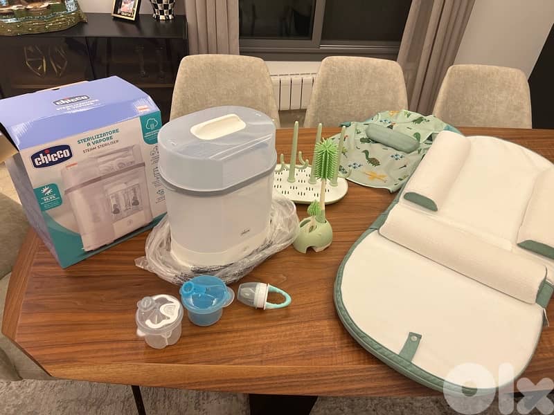 chicco bottle sterilizer with many items!! 2