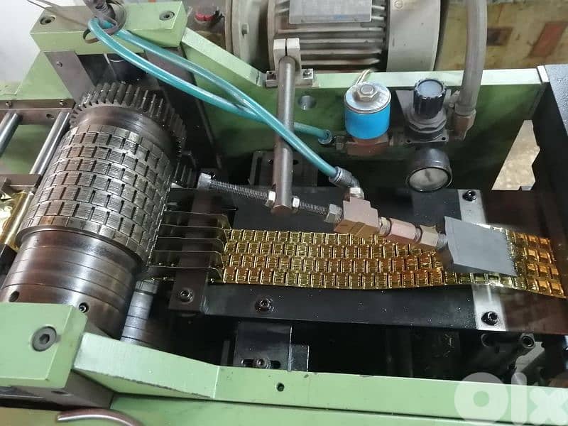 معمل كامل لصناعة الرادياتورات للبيع 9