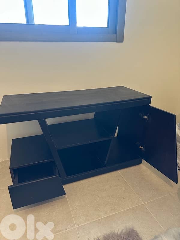 TV Unit 5