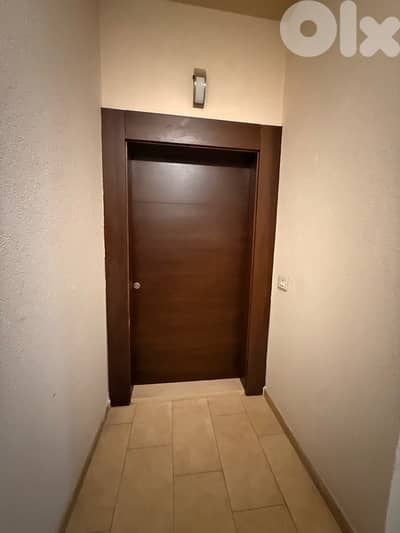 home door wood - باب مدخل منزل