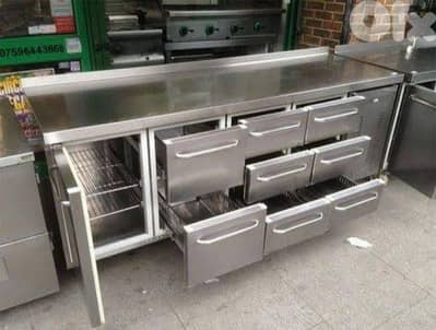 عدة مطعم للبيع