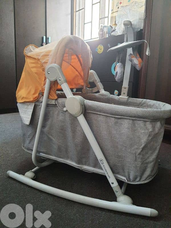 baby crib/ rocker 5