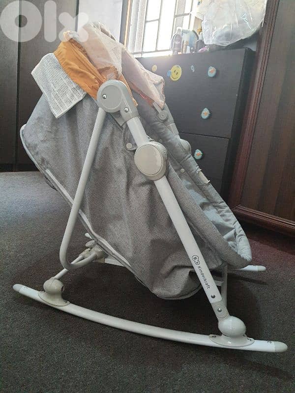 baby crib/ rocker 7