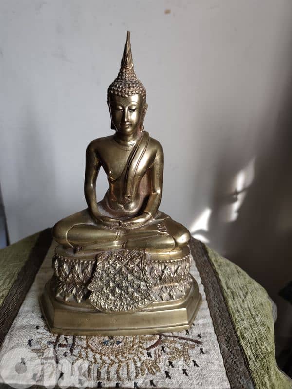 vintage brass Thai Buddha statue made from bronze. 1
