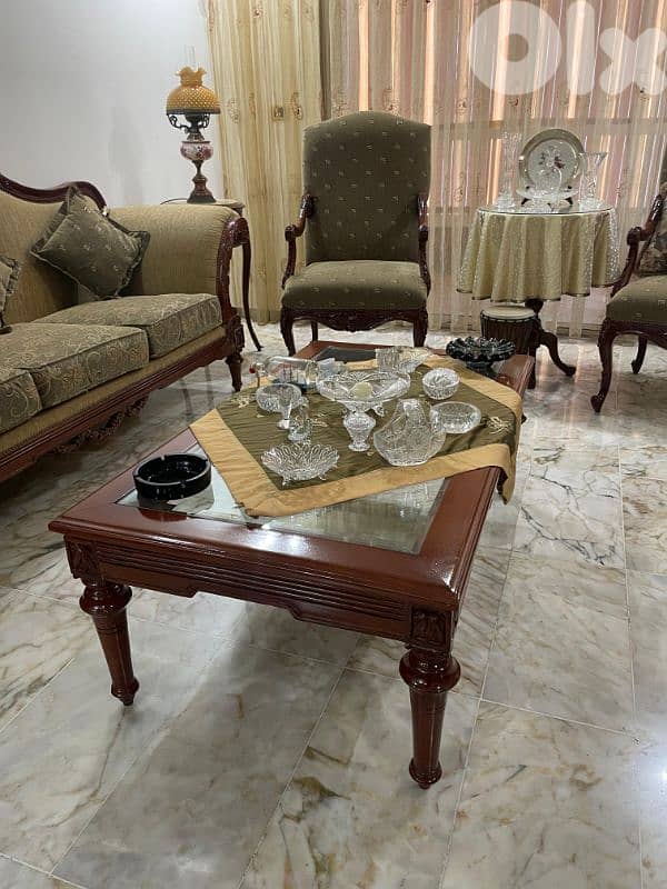 صالون كلاسيكي خشب محفور – 6 قطع بحالة ممتازة 3