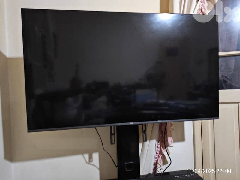 tcl 50p735 50 inches with high quality table 1