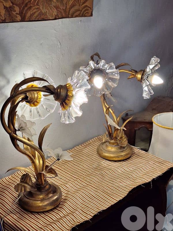 pair of italian flowershaped murano lamps 0