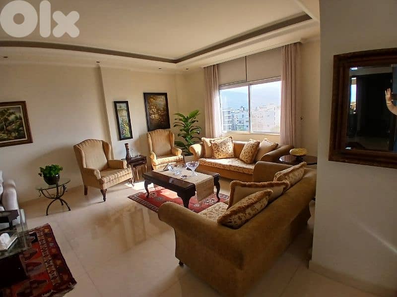 صالون كامل مع طاولة فخمة للوسط 1