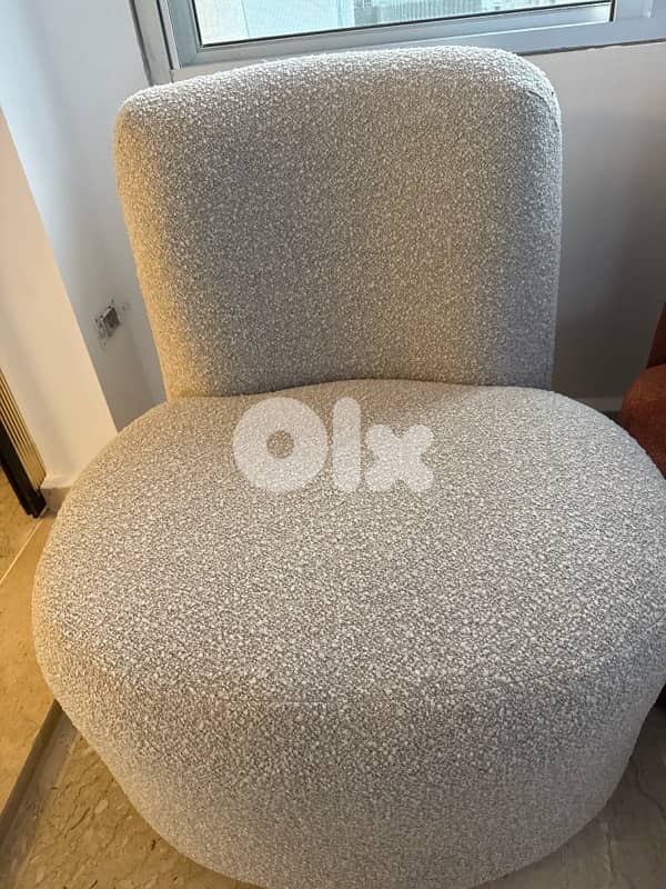 2 3 seaters sofa and 3 small sofas 4