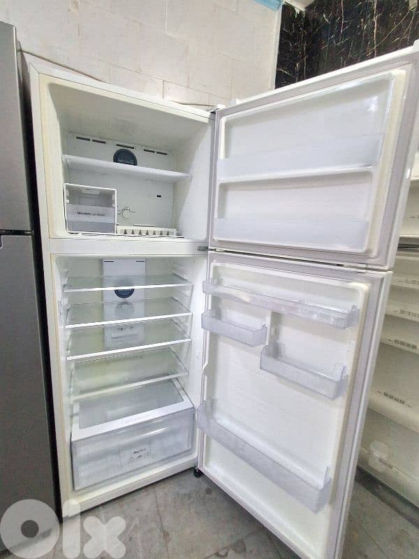 عرض على 3 قطع اساسيه. بحاله الجديد. بسعر 600 $ فقط 0