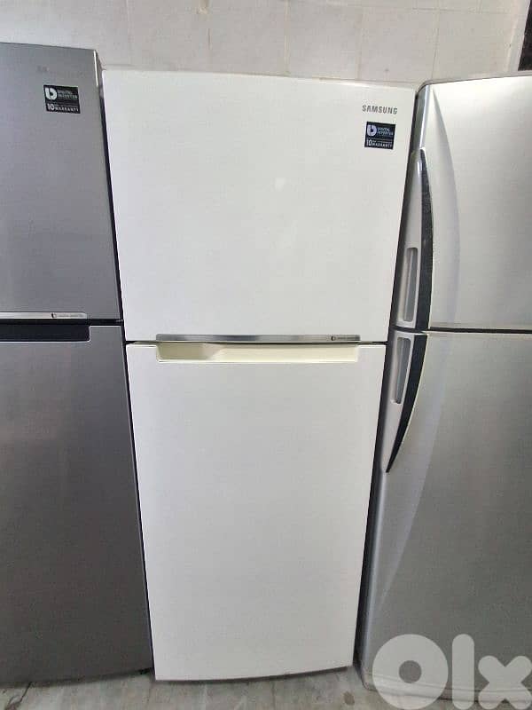 عرض على 3 قطع اساسيه. بحاله الجديد. بسعر 600 $ فقط 2