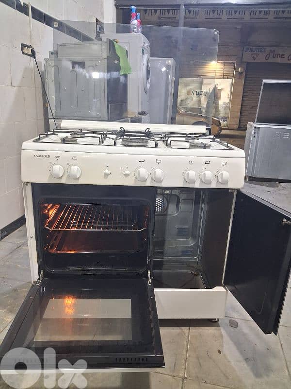 عرض على 3 قطع اساسيه. بحاله الجديد. بسعر 600 $ فقط 8