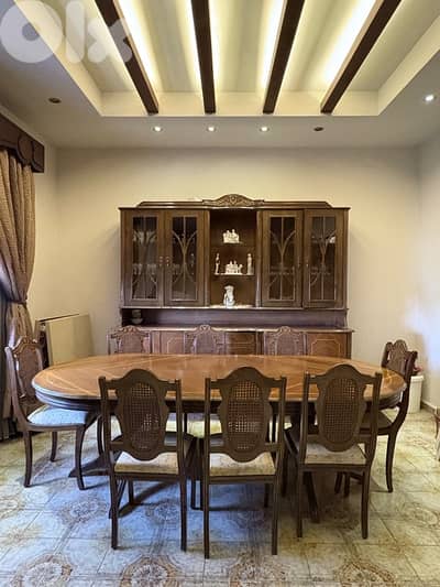 Dining table + chairs + vitrine