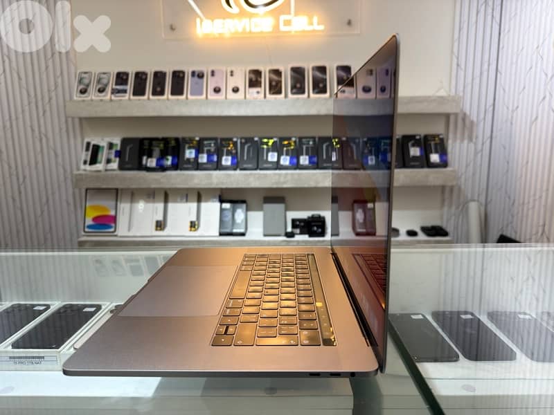 MacBook Pro (15-inch, 2019) 1