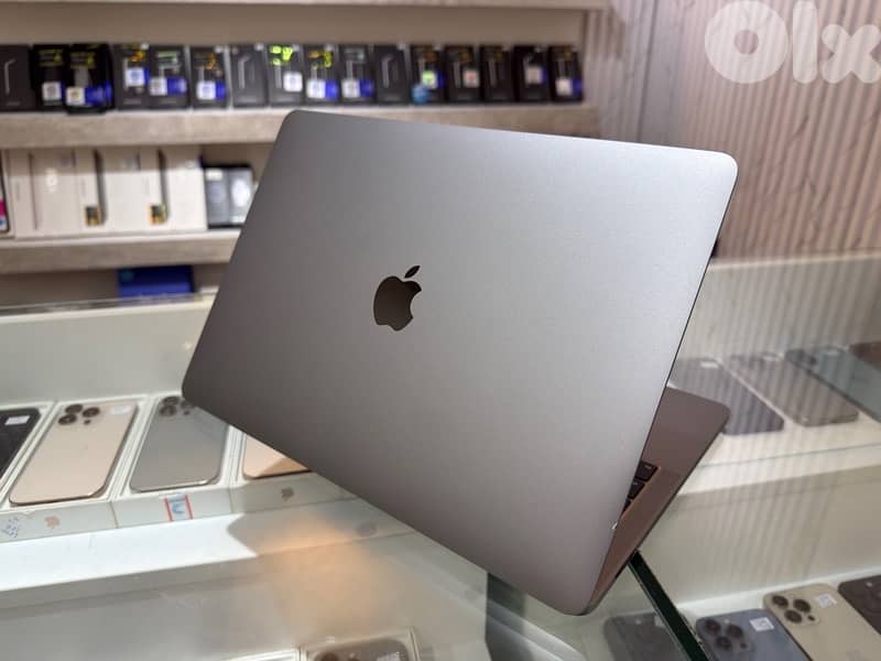 MacBook Pro (13-inch, 2019) 4