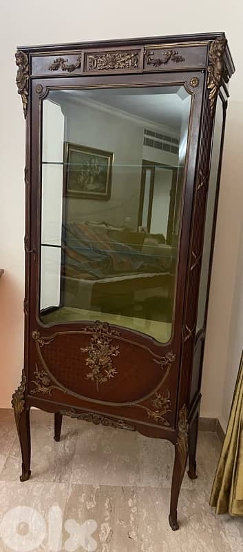 vitrine antique