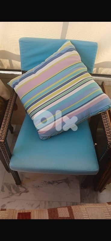 living room furniture 2