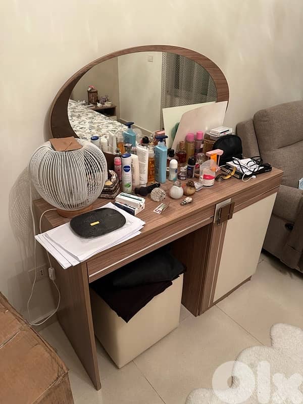 Bedroom غرفة نوم 1