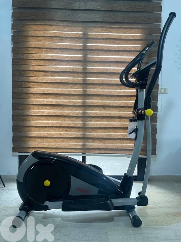 Heavy duty electric Elliptical 1